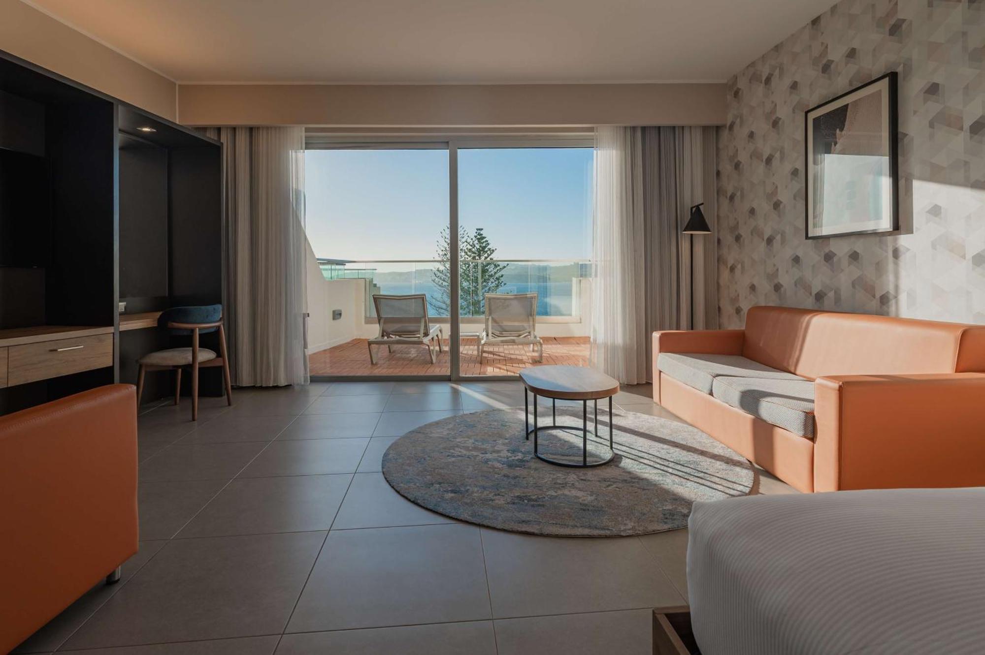 Hotel Doubletree By Hilton Malta 4*